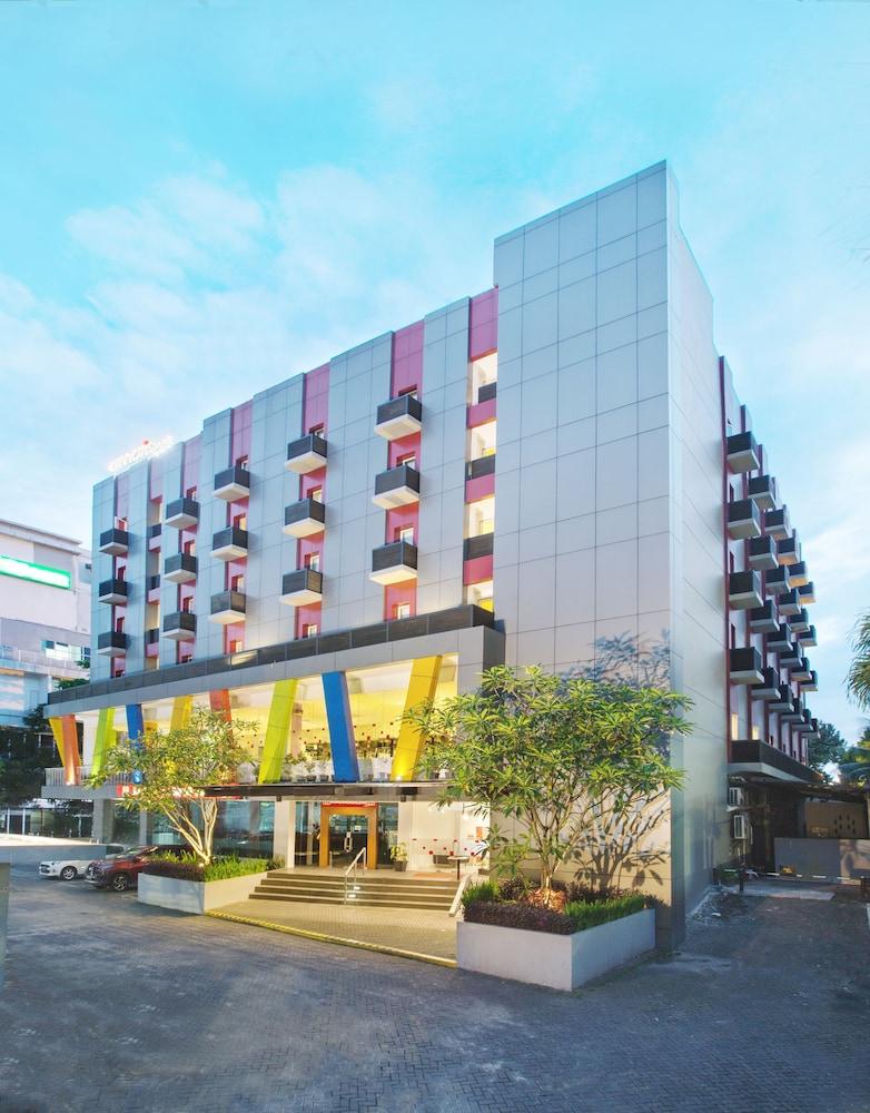 Amaris Hotel Padjajaran Bogor Exterior photo